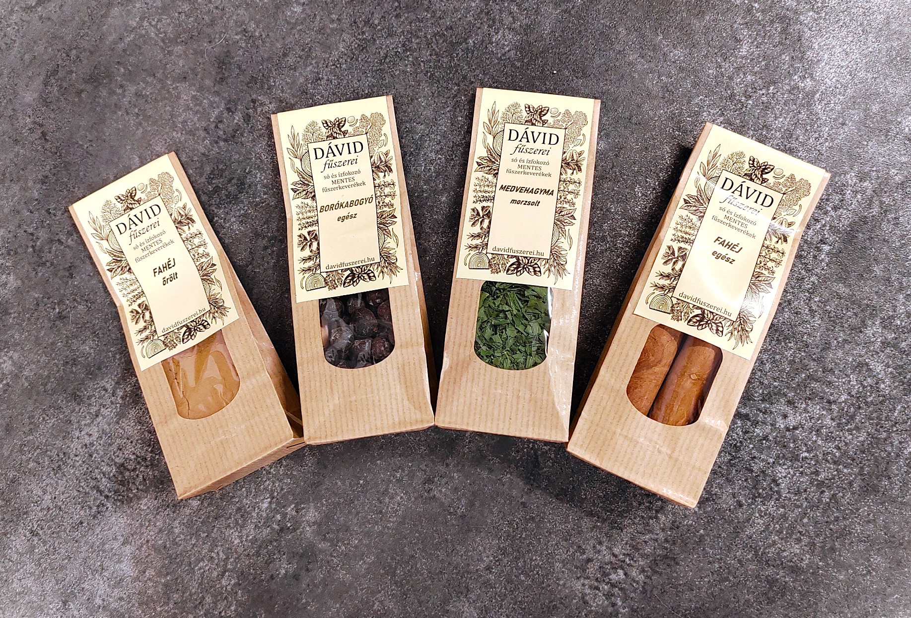 Ajándékcsomag 4-darab fűszerkeverék válogatásból+2 db választható 100% természetes illóolaj - Image 3